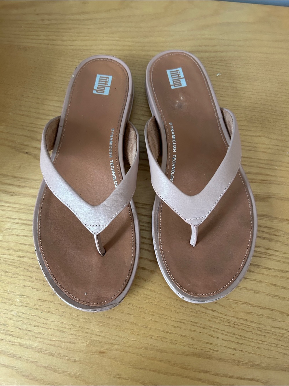 FitFlop Women's Pink Leather Toe-Post Sandals